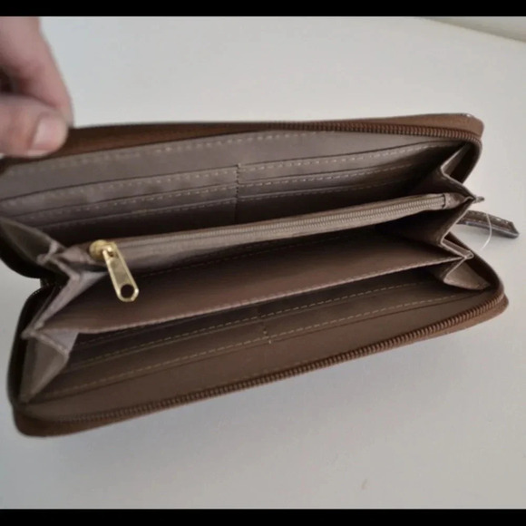 NWT Anne Klein wallet - Picture 3 of 4